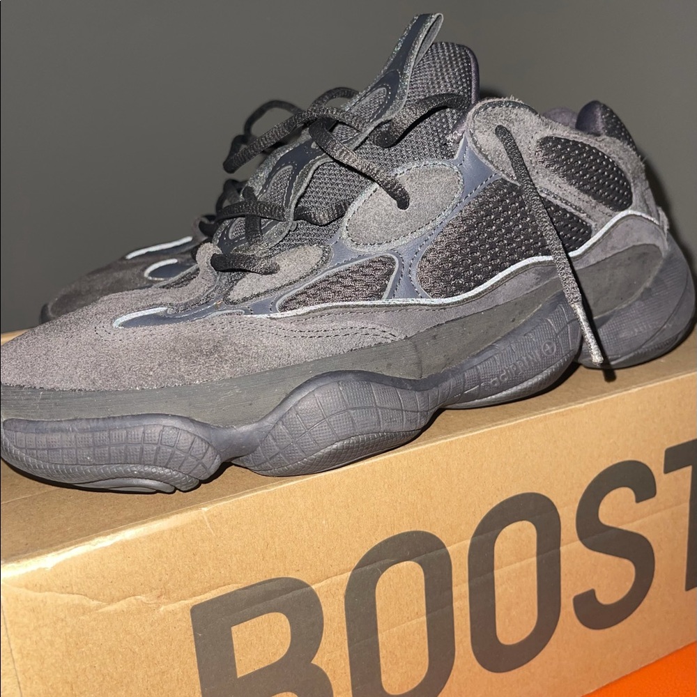 YEEZY 500 Sneakers